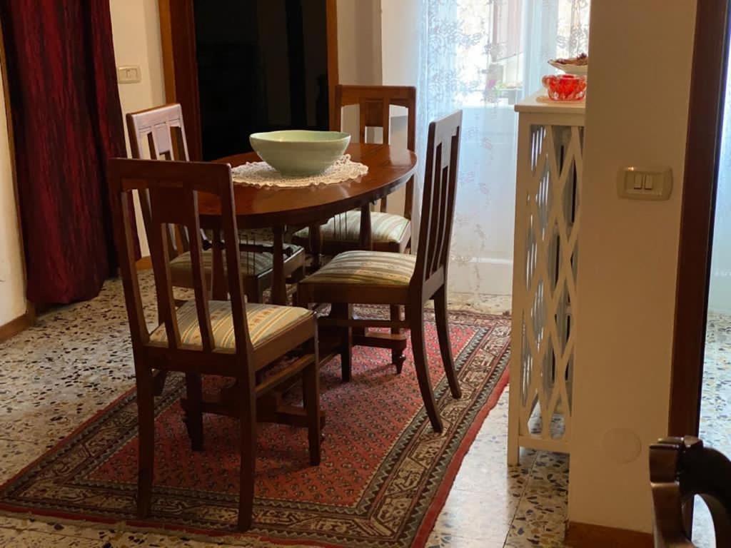 Le Case Cavallini Sgarbi Di Rina Cavallini Ferrara Exterior foto