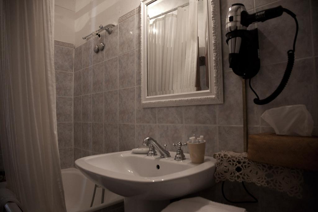 Le Case Cavallini Sgarbi Di Rina Cavallini Ferrara Quarto foto